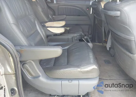 2005 Honda Odyssey Touring z USA, uszkodzony, nr VIN 5FNRL38805B111943